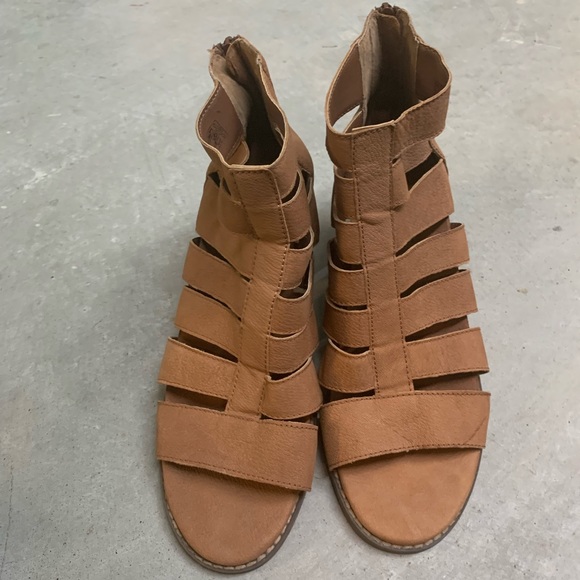 Vionic 9.5 - Picture 3 of 6